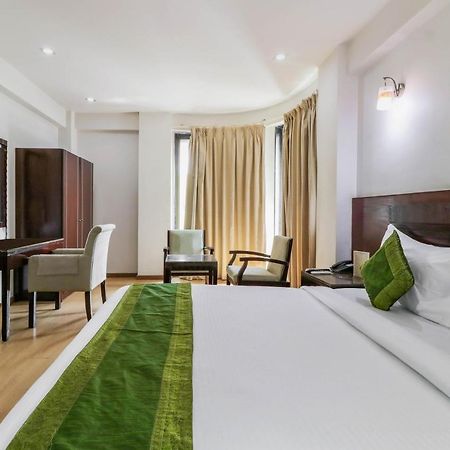Treebo Trend Hotel Parker Ahmedabad Extérieur photo