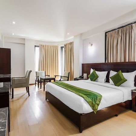 Treebo Trend Hotel Parker Ahmedabad Extérieur photo