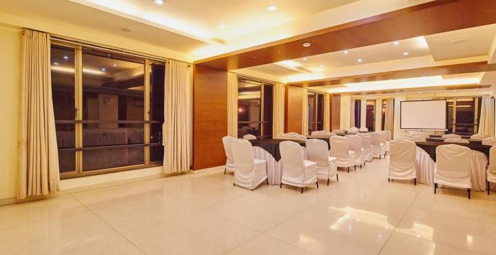Treebo Trend Hotel Parker Ahmedabad Extérieur photo
