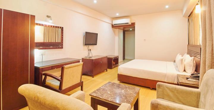 Treebo Trend Hotel Parker Ahmedabad Extérieur photo