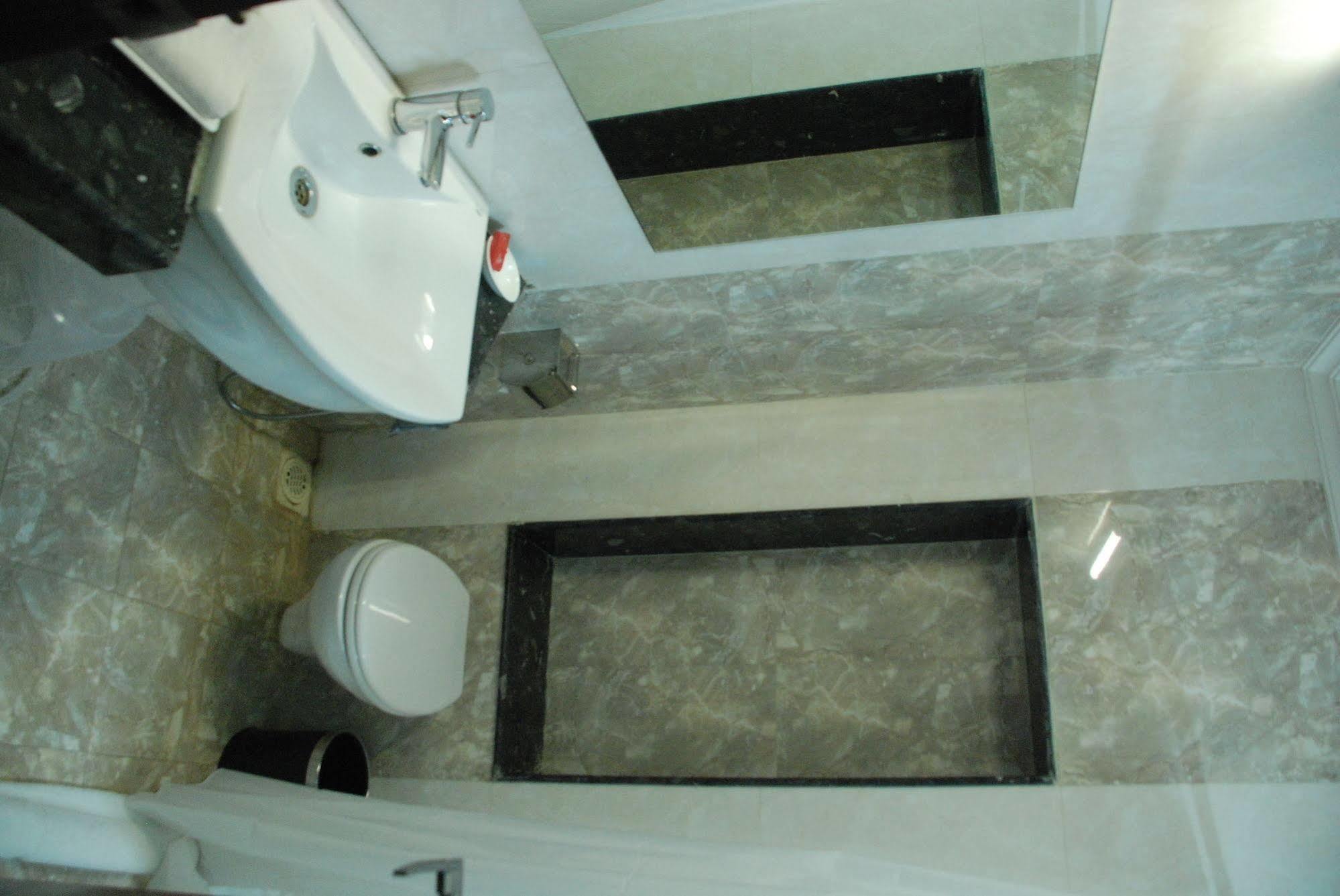 Treebo Trend Hotel Parker Ahmedabad Extérieur photo