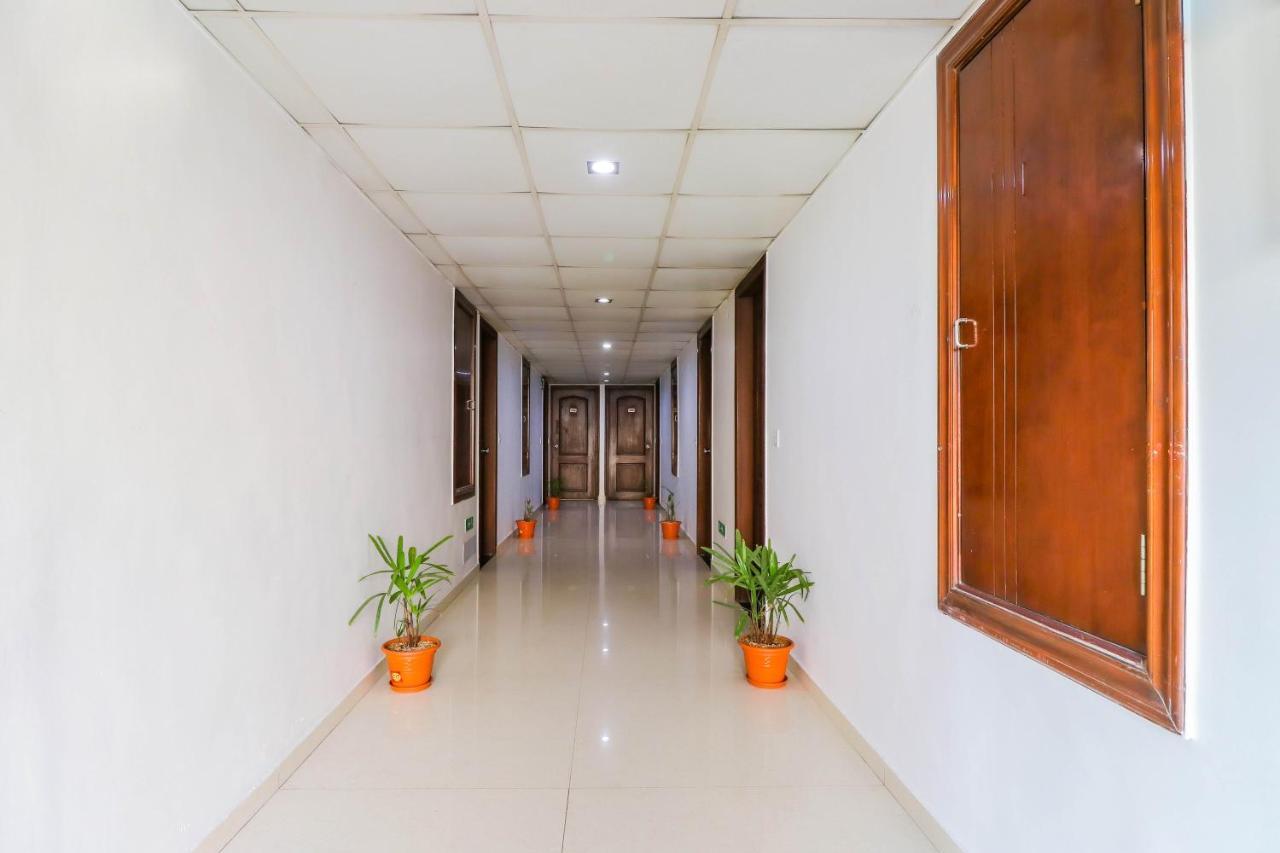 Treebo Trend Hotel Parker Ahmedabad Extérieur photo