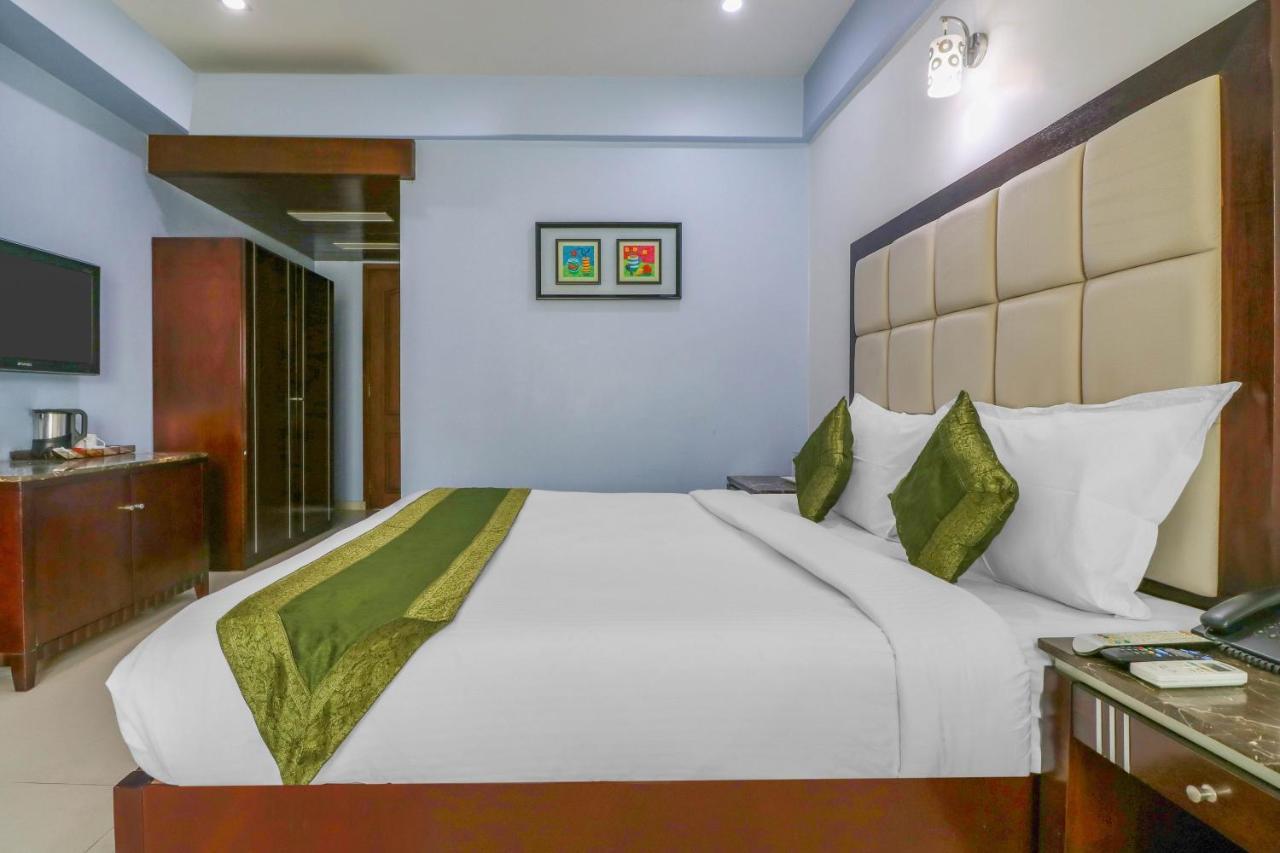 Treebo Trend Hotel Parker Ahmedabad Extérieur photo