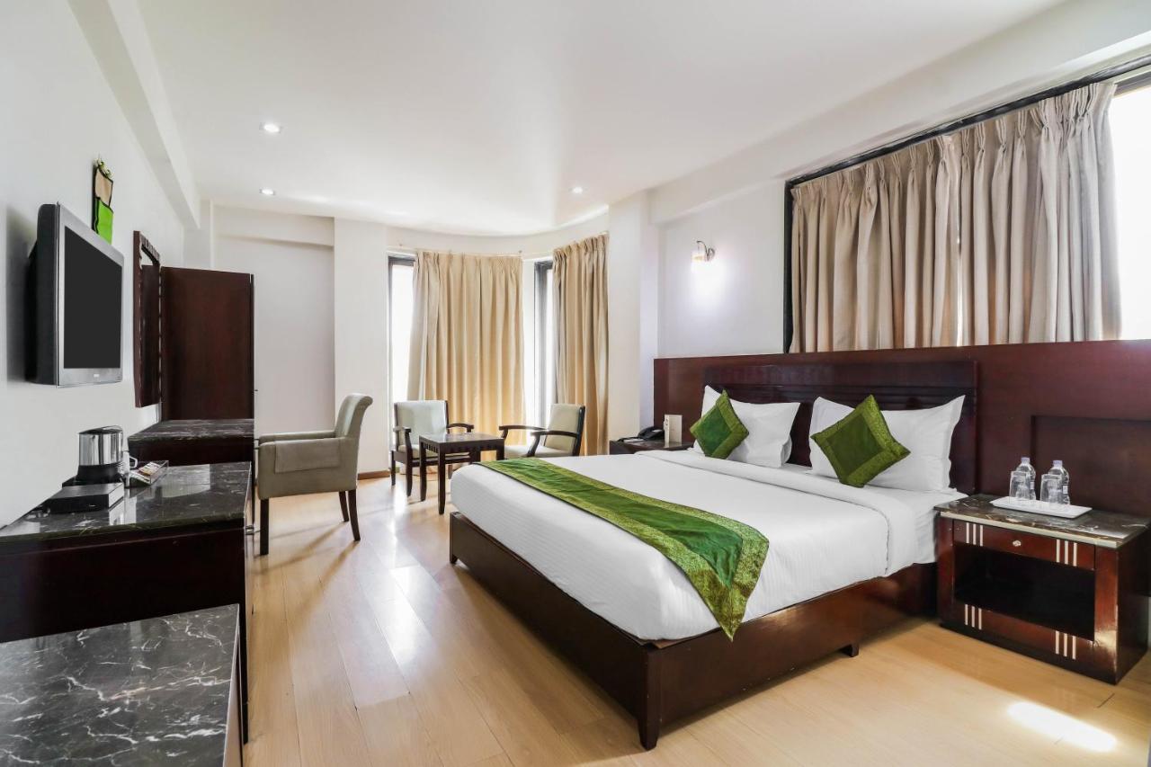 Treebo Trend Hotel Parker Ahmedabad Extérieur photo