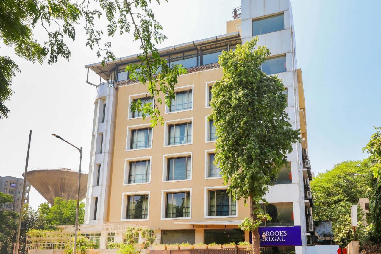 Treebo Trend Hotel Parker Ahmedabad Extérieur photo
