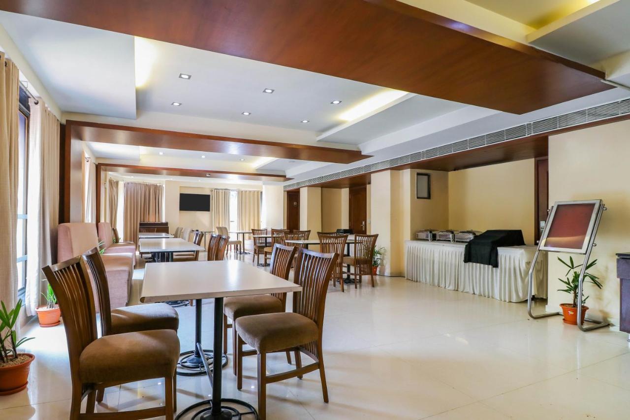 Treebo Trend Hotel Parker Ahmedabad Extérieur photo