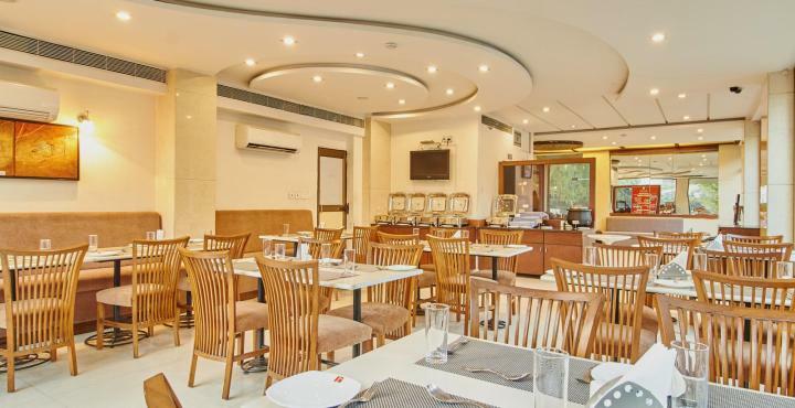 Treebo Trend Hotel Parker Ahmedabad Extérieur photo