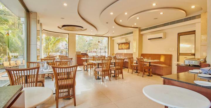 Treebo Trend Hotel Parker Ahmedabad Extérieur photo